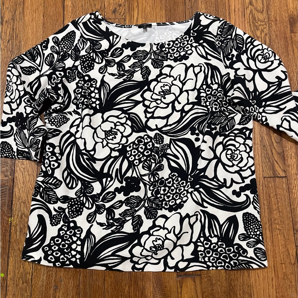 Talbots Black and White Floral Scoop Neck Tunic